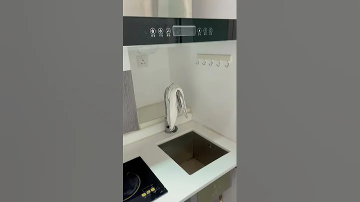 #37061 || 40 Connaught Road West  || Tung Kwong Bu...