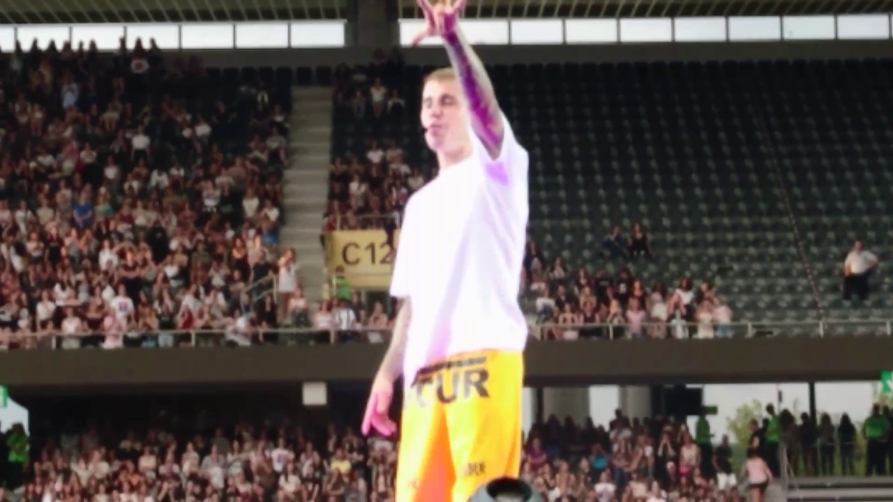 Justin Bieber - The Feeling (live @ Bern, Switzerland)
