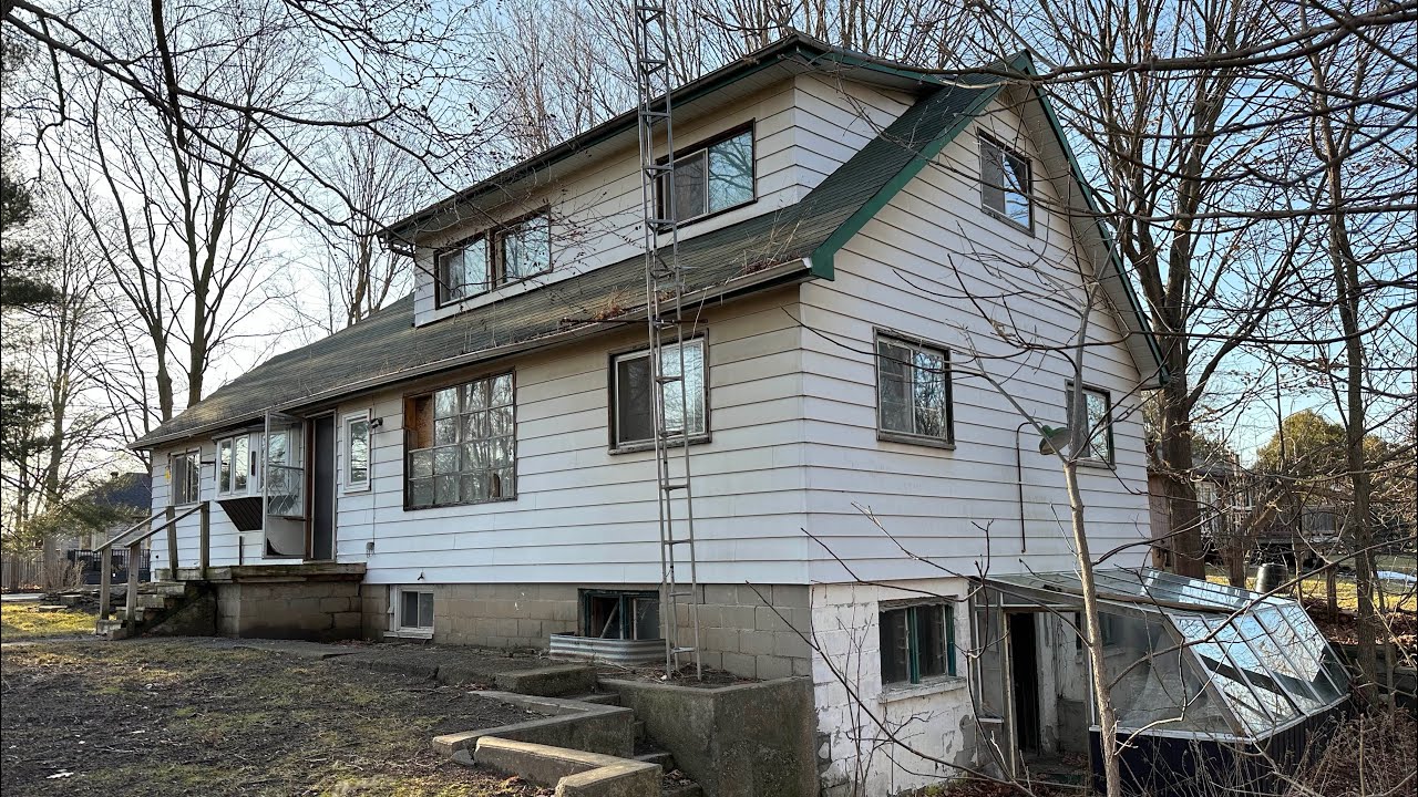 Strange ABANDONED 1950s house **never finished?**