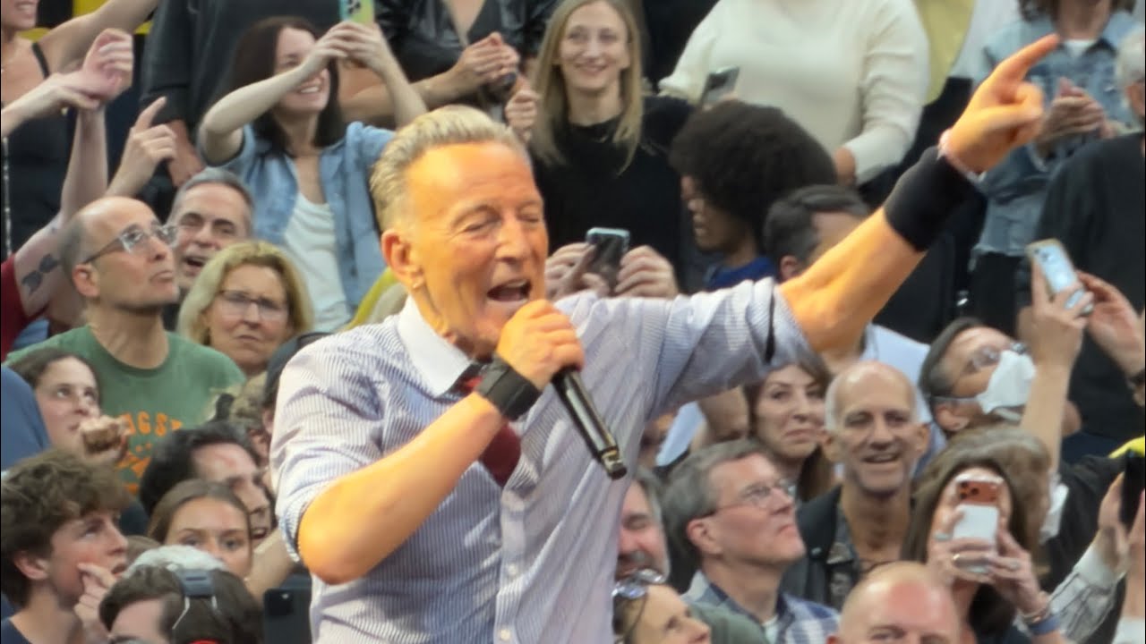 Springstreen No Surrender Bruce Springsteen | 4K | No Surrender | Boston | May 24, 2026 - YouTube