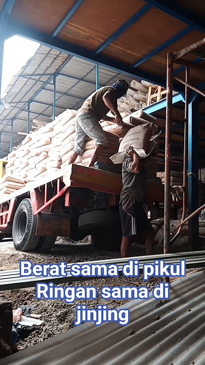 Kuli panggul semen sedang bekerja #music #truck #trucking #kuli #buruh