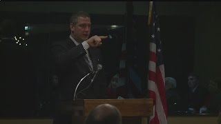 Tim Ryan hosts military breakfast, comments on college costs
