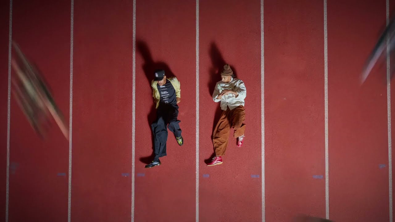 Rizzle Kicks - It's A Tricky One (Visualiser)