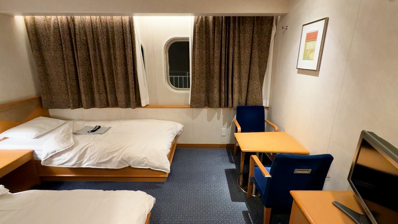 22 Hours on a Stormy Winter Ferry: Hokkaido to Niigata with a Delay | Deluxe Cabin