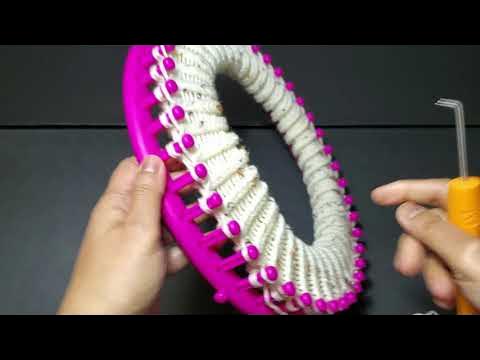 How to Change Colors on a Knitting Loom ⋆ Dream a Little Bigger