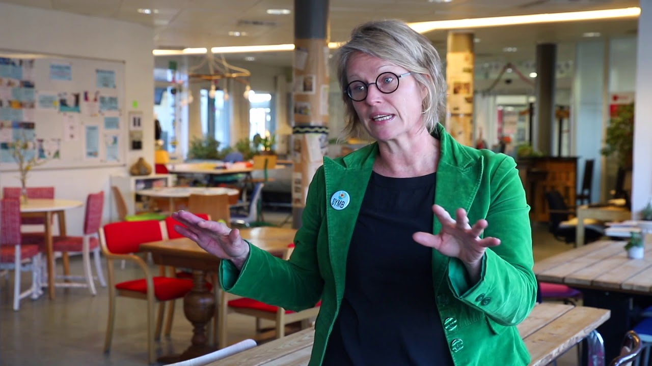 SYMB - Samler mennesker på stationen i Kalundborg