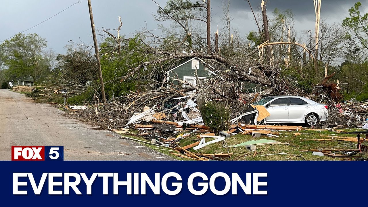 Georgia community comes together after tornado devastates area - YouTube