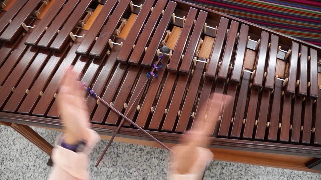 Malaika: Primeras - YouTube