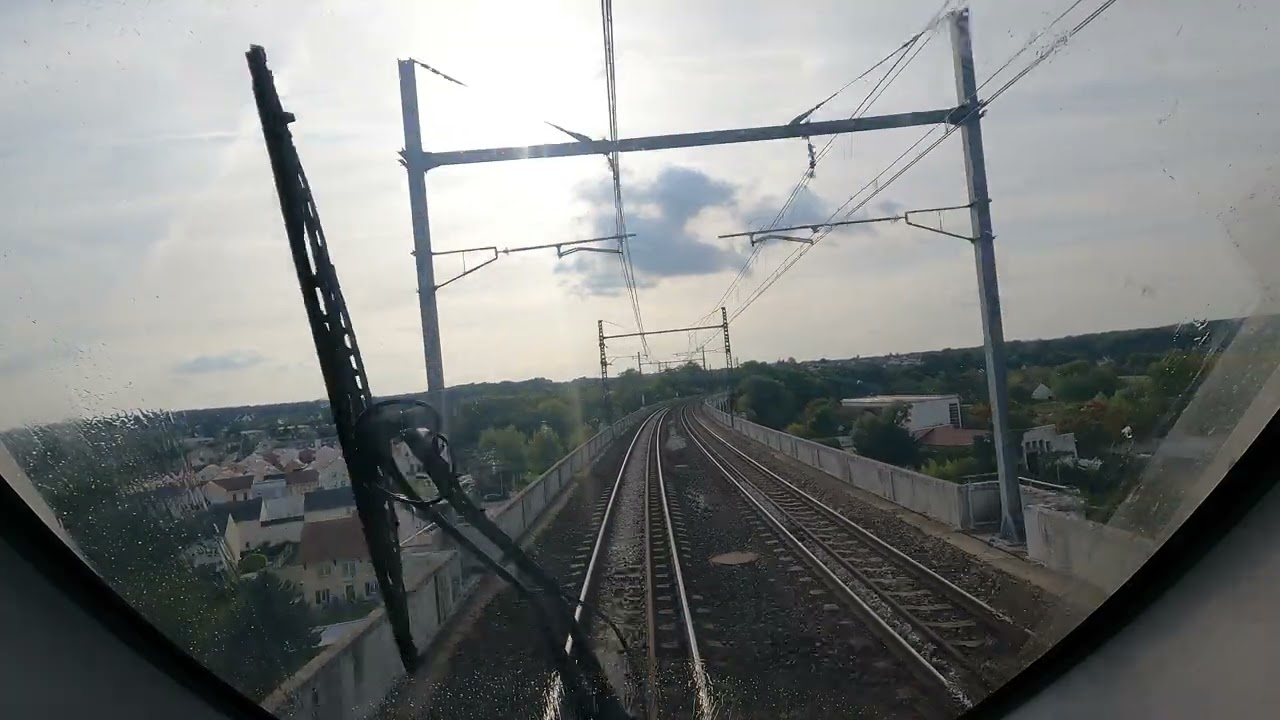 [Cab Ride] Ligne R Montereau à Paris Gare de Lyon via Moret - Veneux-les-Sablons