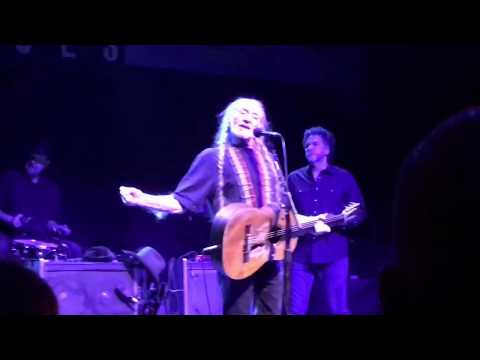 Move It On Over - Willie Nelson 1/8/17 New Orleans