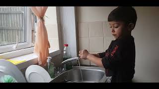 Wesaal Washing Dishes