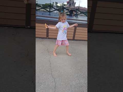 Walking around ❤️ dancing 🕺 having snack 😋