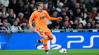 Yarek Gasiorowski The Modern Beast Centre-Back