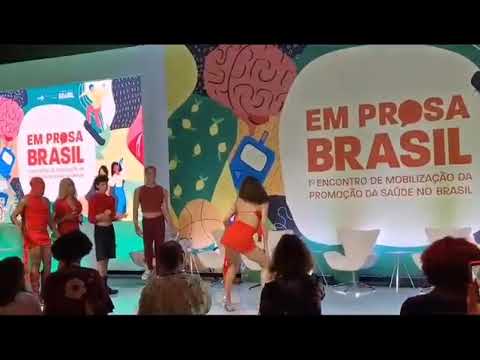 Apresentação do Ministério da Saúde tem dança com teor sexual com música \