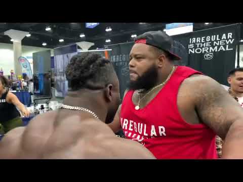 KICKING SLOPPY EATERS FOOD AT THE LA FIT EXPO