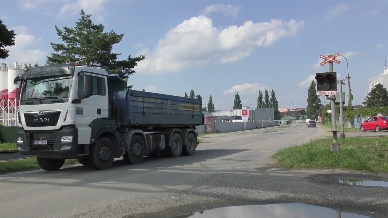 Železniční přejezd Přerov-Kojetínská (vlečka) (CZ) - 23.8.2023 / Railroad crossing