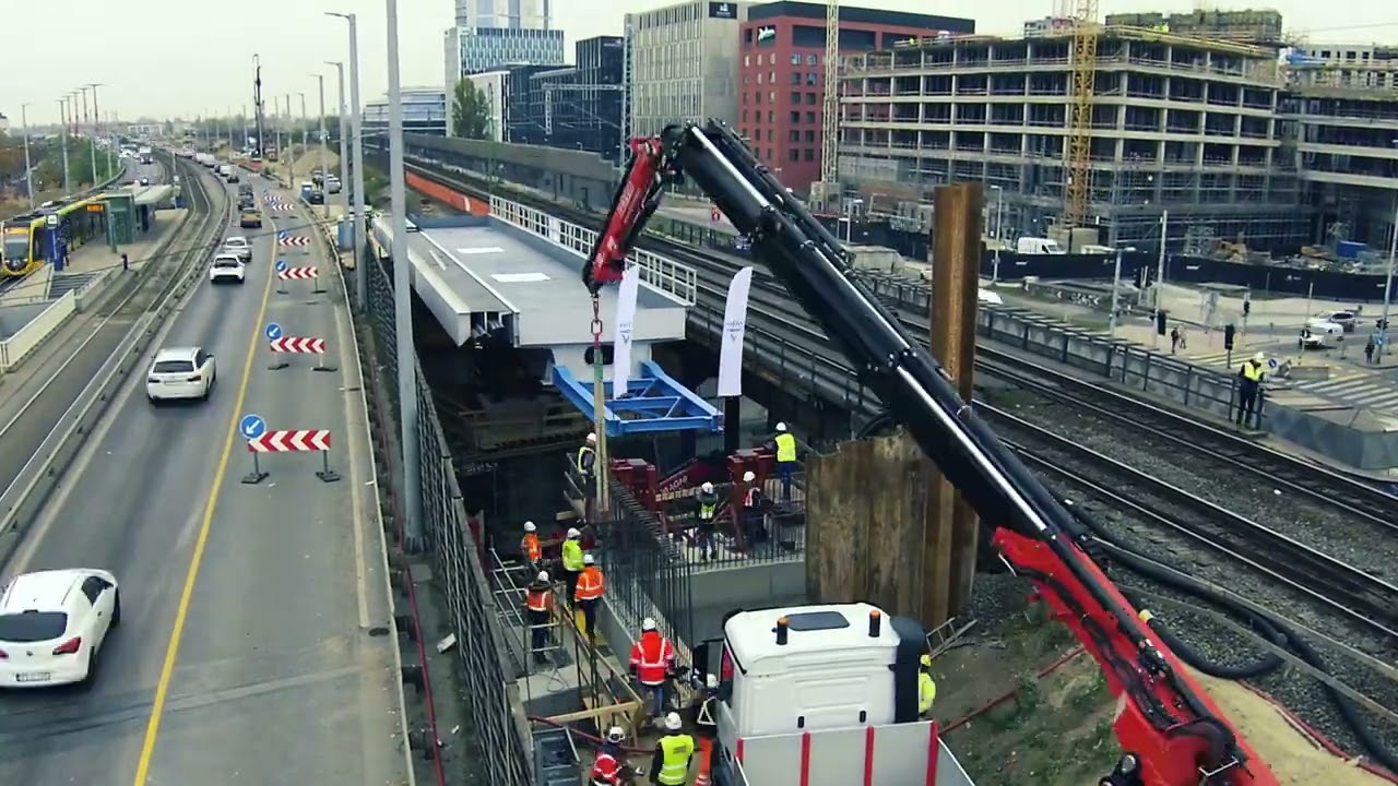Betoltuk! Sikeresen helyére került a Budafoki út feletti acélhíd