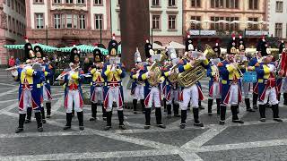 Auftritt des Musikzugs der Füsilier-Garde Mainz-Gonsenheim auf dem Marktplatz | 2023