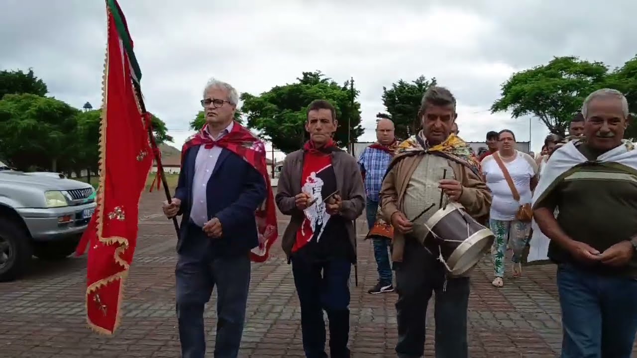 Levantamento da Coroa do Espírito Santo: Tradição e Fé na Ilha do Sol