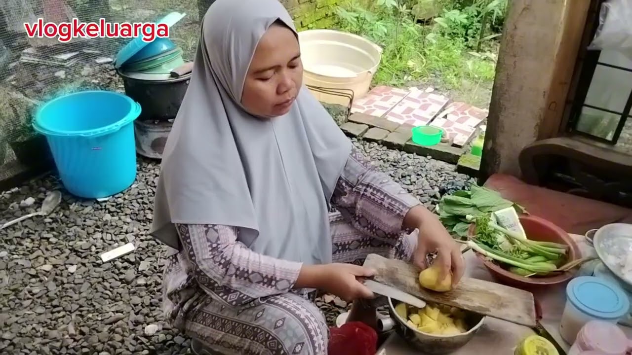 Nasi kuning sambel goreng kentang