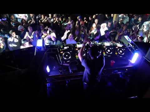 DJ Chuckie live video 3 of 7 10/2010 Facelift tour