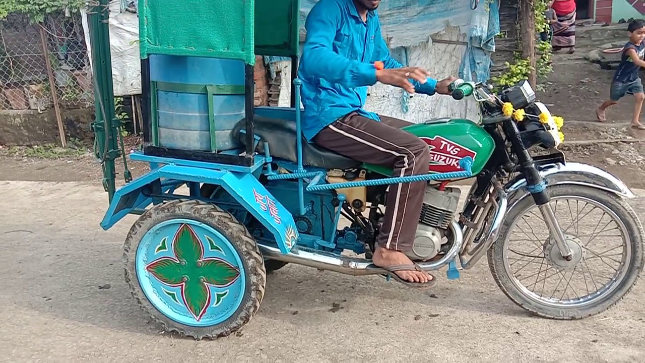 मोटरसायकल मे रिव्हर्स गिअर खेतोमे धूम मच्यादी . ज्यादा चलने वाला जुगाड..१ डवर्णी, २फवारणी, ३पेरणी,