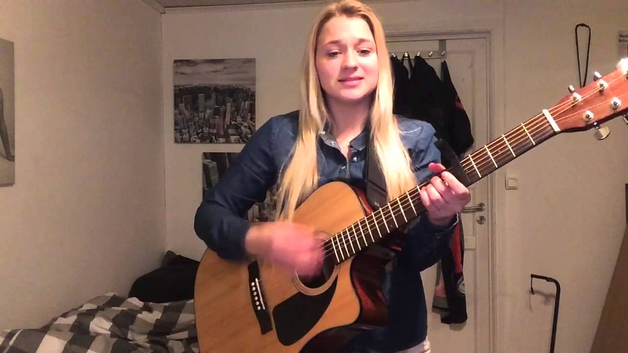 Heartbeat song - Kelly Clarkson (Cover by Rebecca Appelgren)