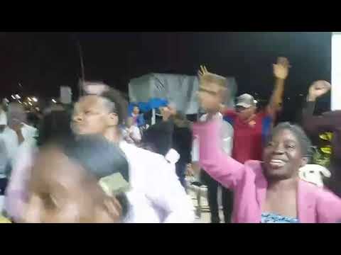 Media vigilia en Higüey coro pentecostal esquiva la Lanza @enmanuelchale 🔥🔥🔥