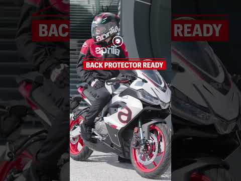 Aprilia Rider Tech Outfit: Speed Blast Air Tex jacket by Alpinestars 