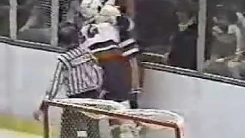 Steve Vickers vs Duane Sutter April 5, 1980