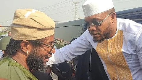 WATCH HOW HON.SHINA PELLER WELCOME ABU ABEL @PORTABLE MANAGER OPENING LOUNG & KITCHEN LEKKI EXPRESS