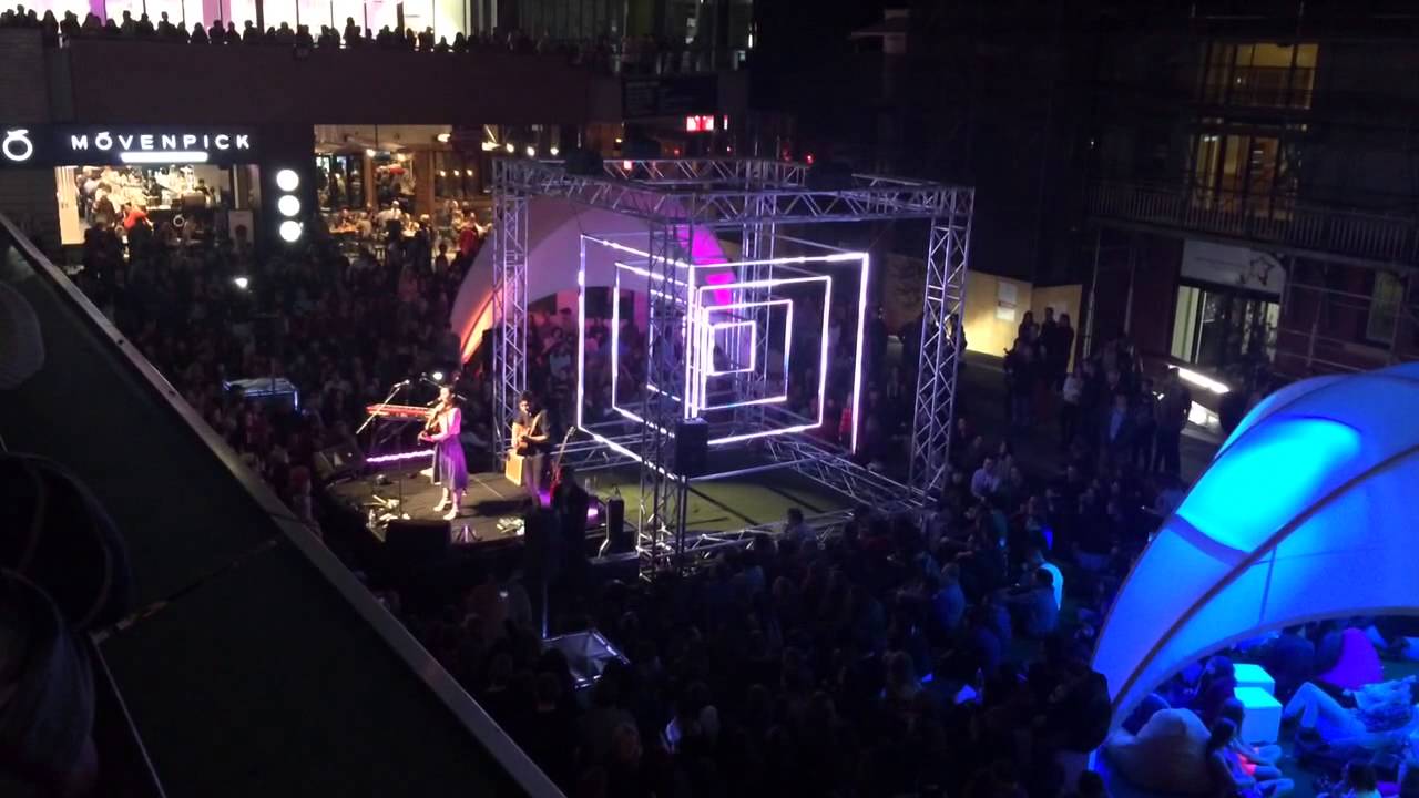 Live Music at QV - White Night Melbourne 2014