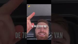 Hij Ontdekt Iets Op De Snelweg… Dat Nergens Op Slaat 😂💀