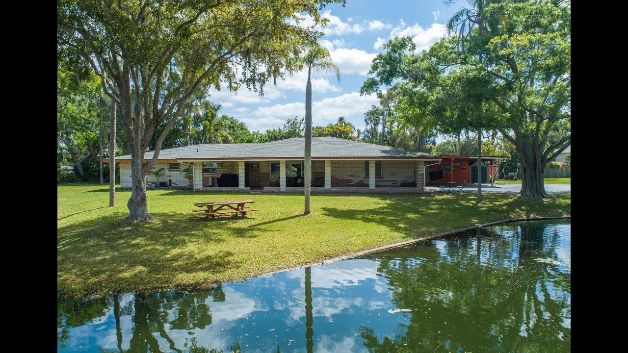 House For Sale in Sarasota 4 Bedroom, 3 Bathroom, 3 Acres 3260