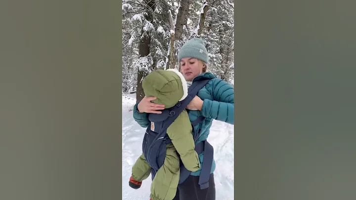How To Breastfeed Baby on Winter Hike #winterhiking #hikingwithkids #momlife #breastfeeding #newmom - DayDayNews