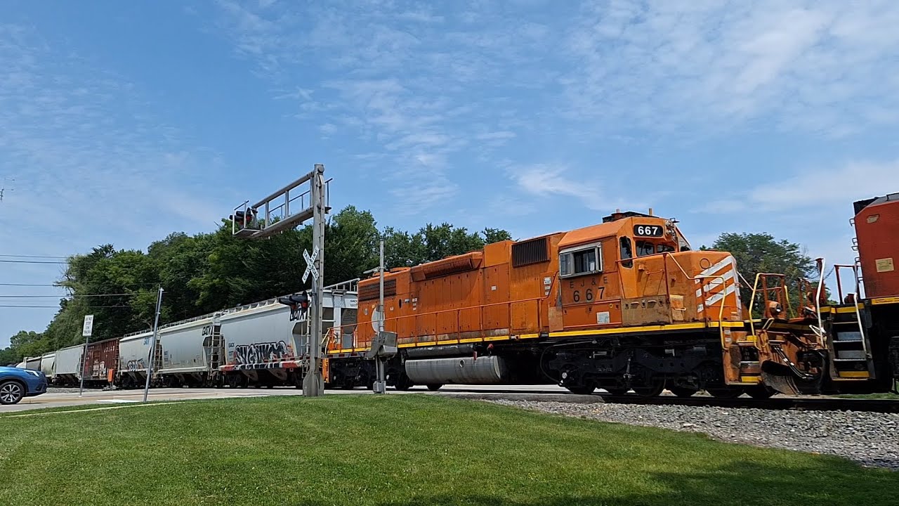 EJE 667 Trails On M336