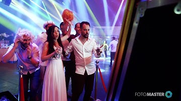 Mirror Me Booth at Events: A Wedding