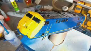 Custom Painting an Metro North Ho Scale P32ACDM Penn Central Heritage Unit #217