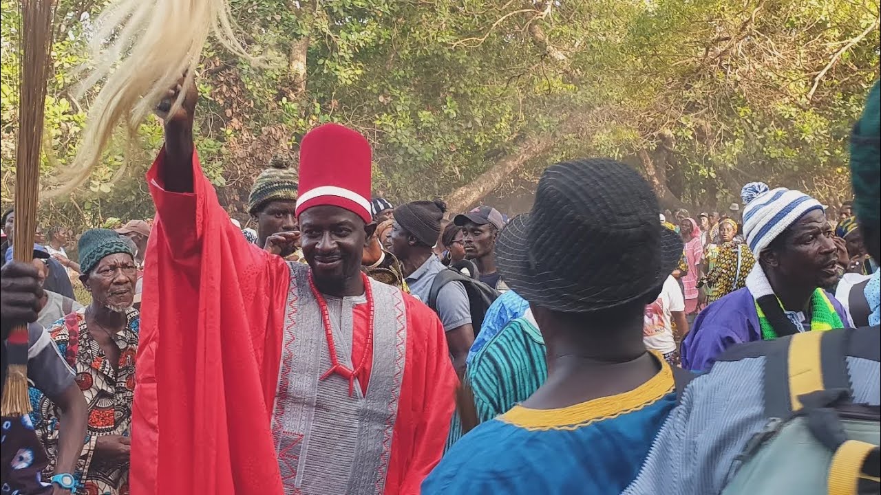 TOMADA DE POSSE DO REI SIMENH UTIN DE CARUHAY (parte de dança).
