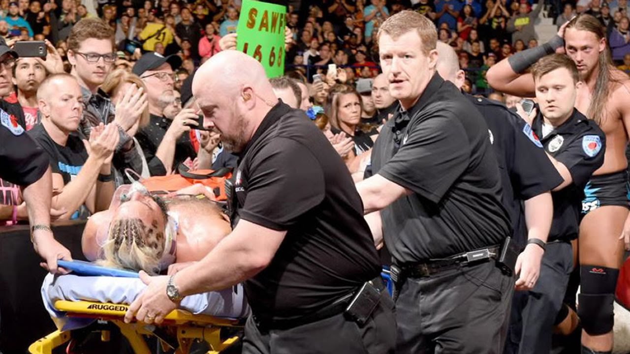 10 Wrestlers Who Got Injured From Very Simple Moves