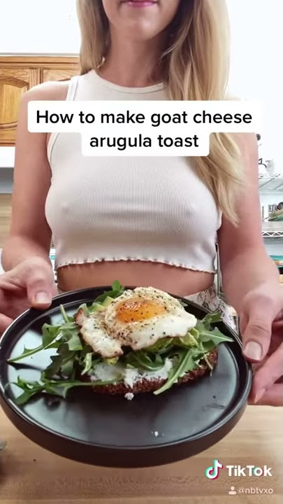 How to make goat cheese arugula toast720P
