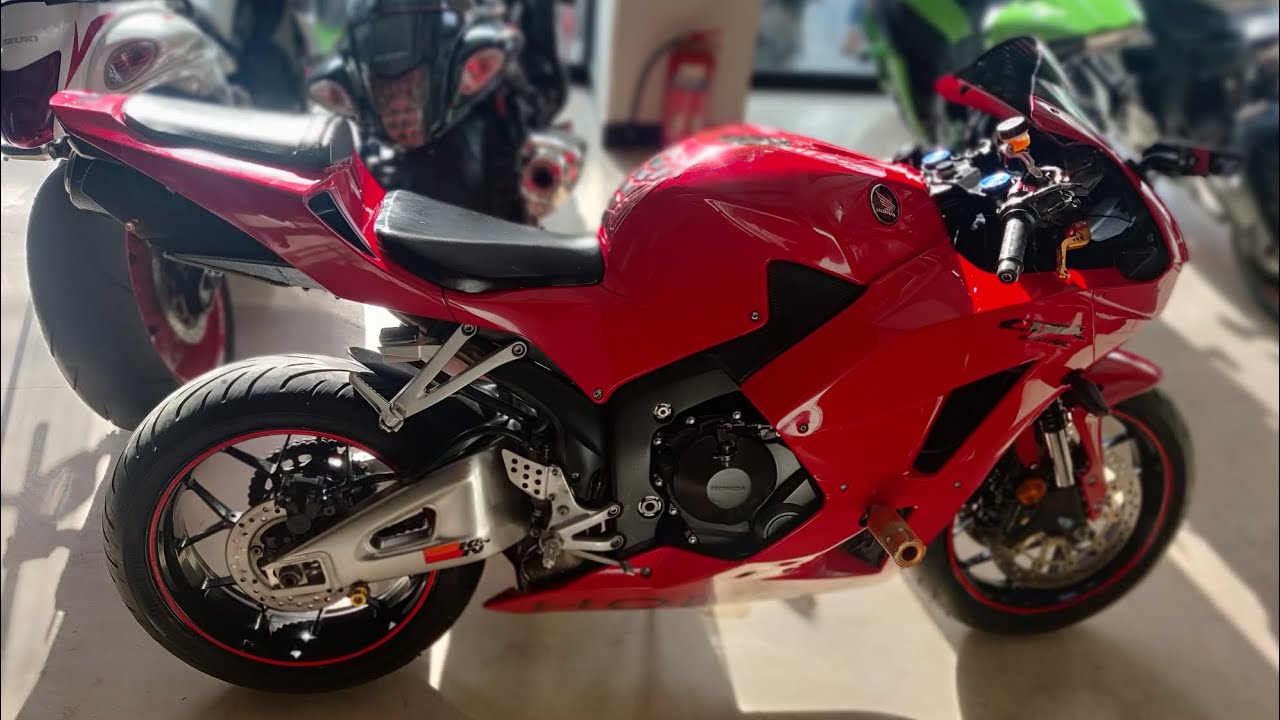 Honda CBR | 600cc 4 Cylinders Engine | EFI | 6 Gears Tx | Tubeless