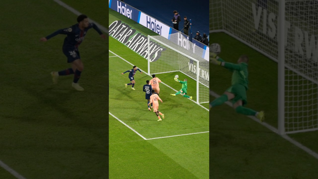What a SAVE 🧤🚫 #PSG #Ligue1 #Chevalier