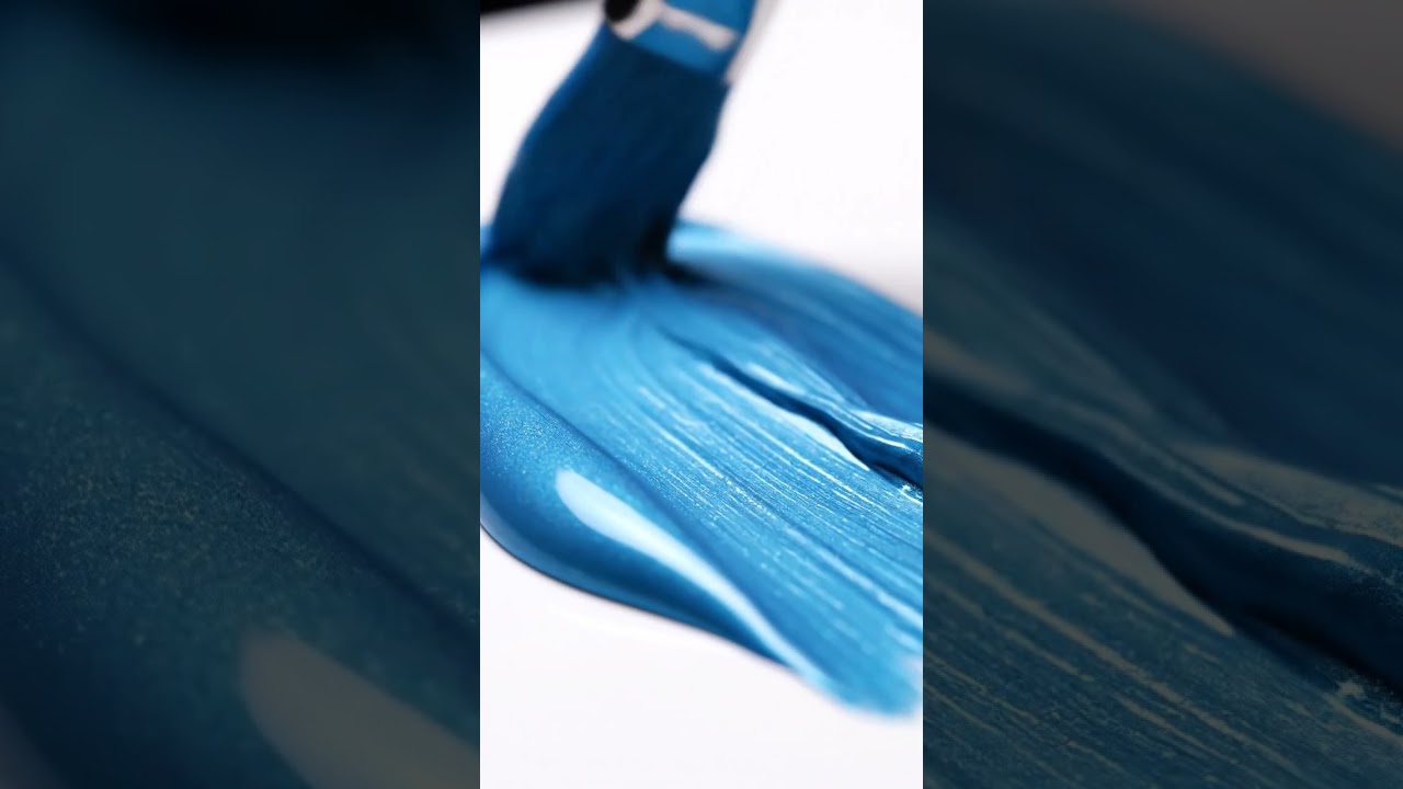 Seamless Loop: Creamy Cerulean Wave Stroke