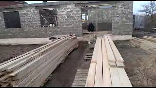 Строительство в Должанской продолжается, дом из арболит блока, подготовка к монтажу крыши.
