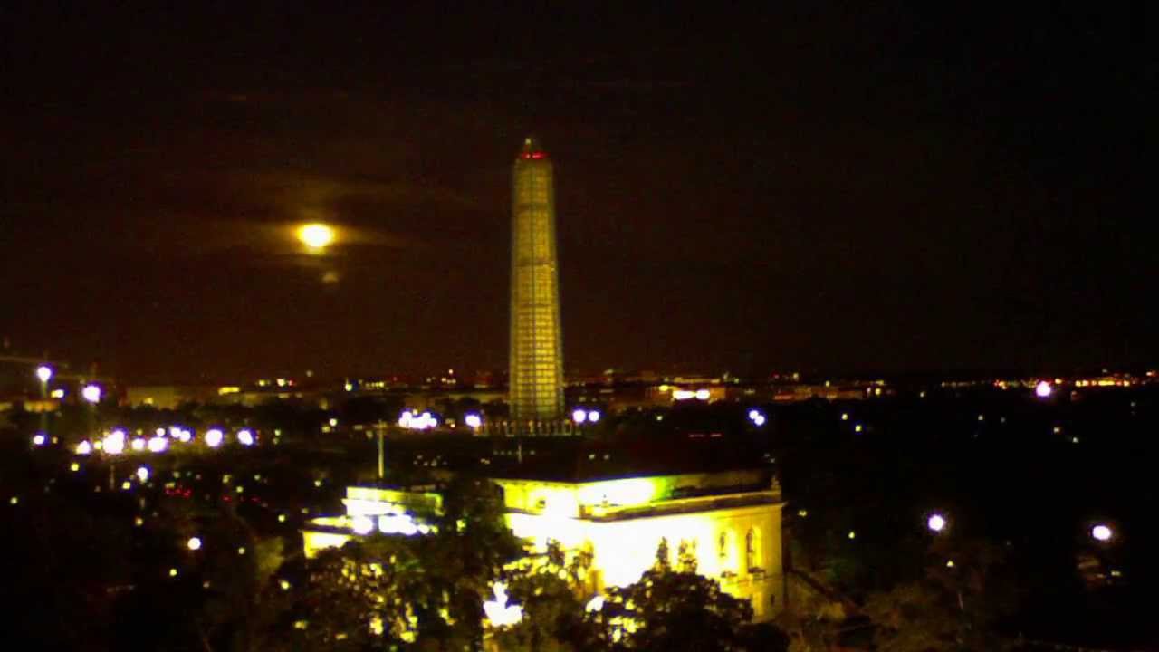 Time-lapse of the Supermoon Rising over the Washington Monument