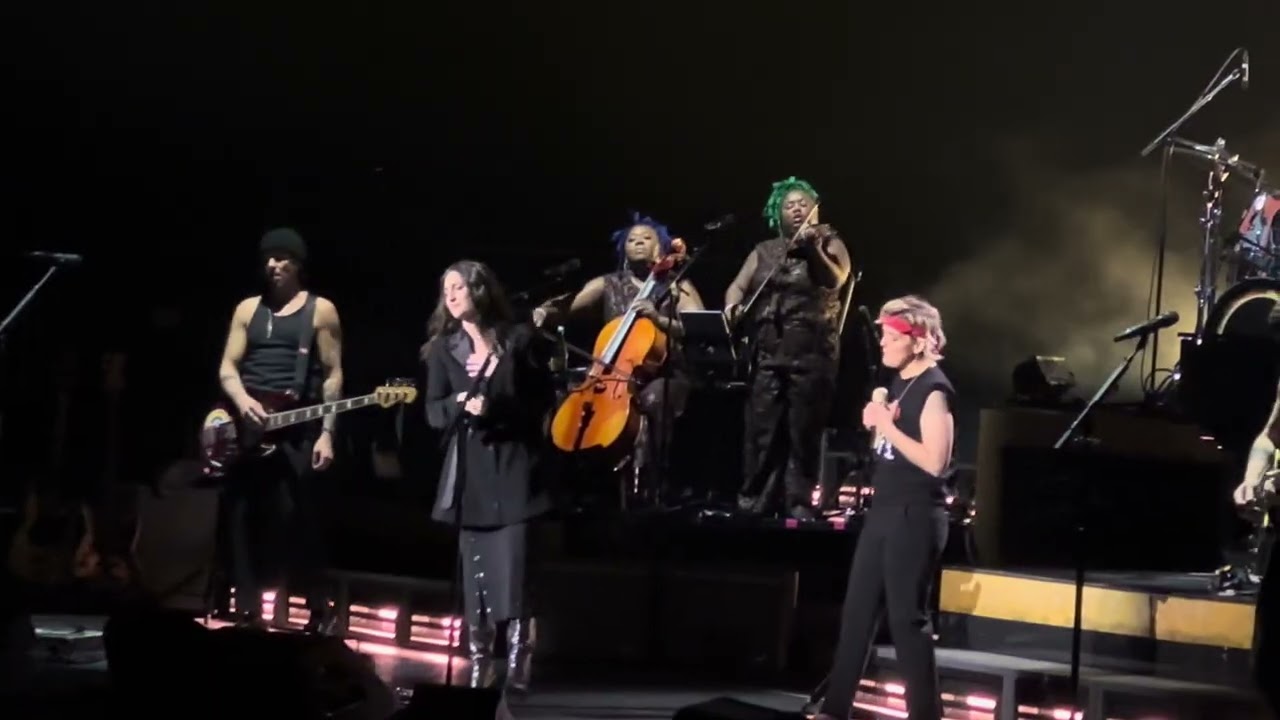 Брэнди Карлайл и Сара Барейллес, «Соль, потом кислое, потом сладкое», @MSG NYC, 14.02.2026