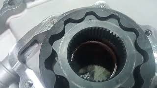 видео: 4d56 (D4BH)  удаление балансиров. Замена масляного насоса картинка: 4d56 (D4BH)  удаление балансиров. Замена масляного насоса