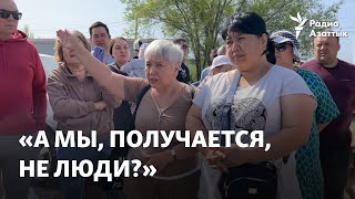 Жители затопленных дач в Уральске жалуются, что остались один на один с бедой