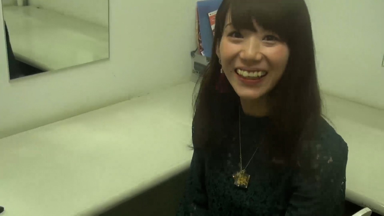 【心霊映像】今すぐ逃げろ！笑顔の裏に忍び寄る影…メイクルームで起きた“ありえない出来事”【心霊闇動画27】